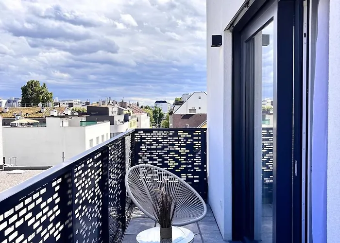 Eastside Apartment *